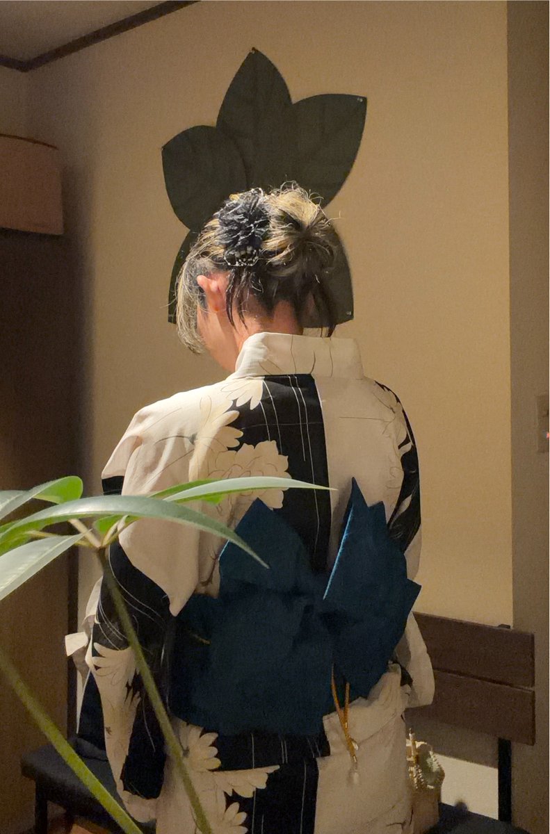 jiiiiyu__'s tweet photo. めっちゃ忙しくて自撮りする暇もなくスナック終わりの夜中に庭と玄関でかろうじて撮った自撮り　浴衣着た時のやつです🥹🎶🎶　ちゃんとしたの初めて着たんだけど着物っていいね🥹🎶🎶🎶 https://t.co/aVuLaQZHDR