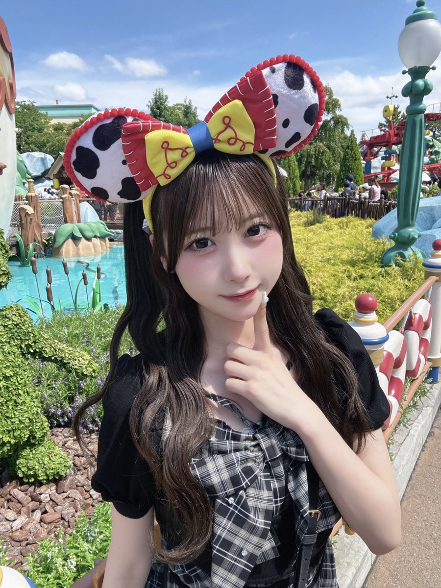 hana_ponkotsu's tweet photo. 夏ディズニー🌻🫧❤︎ https://t.co/JVEXMn5LiQ
