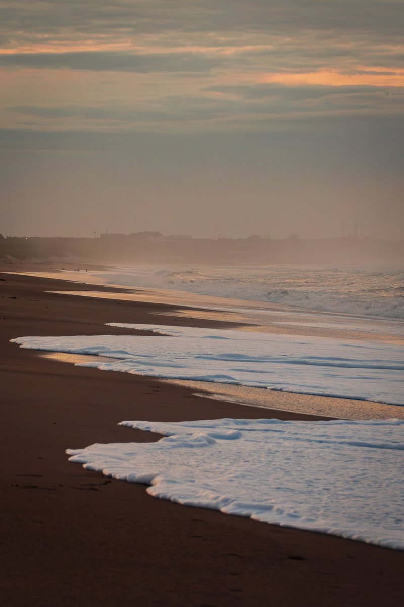 sambncl's tweet photo. An evening on the beach 🌅

#blyth #northumberland #photography #photooftheday #seascape https://t.co/9dD35LWLa8