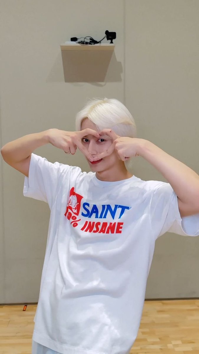 GrayGatoAdv's tweet photo. Memperkenalkan bias saya, idol-aktor Moon Junhui, seorang outfit repeater.
Dan saya sangat bangga 😻 https://t.co/h8lpy04z26