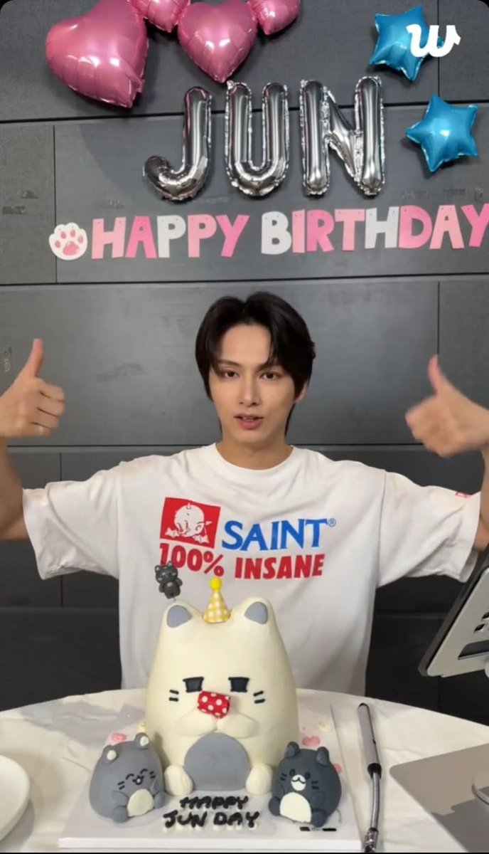 GrayGatoAdv's tweet photo. Memperkenalkan bias saya, idol-aktor Moon Junhui, seorang outfit repeater.
Dan saya sangat bangga 😻 https://t.co/h8lpy04z26