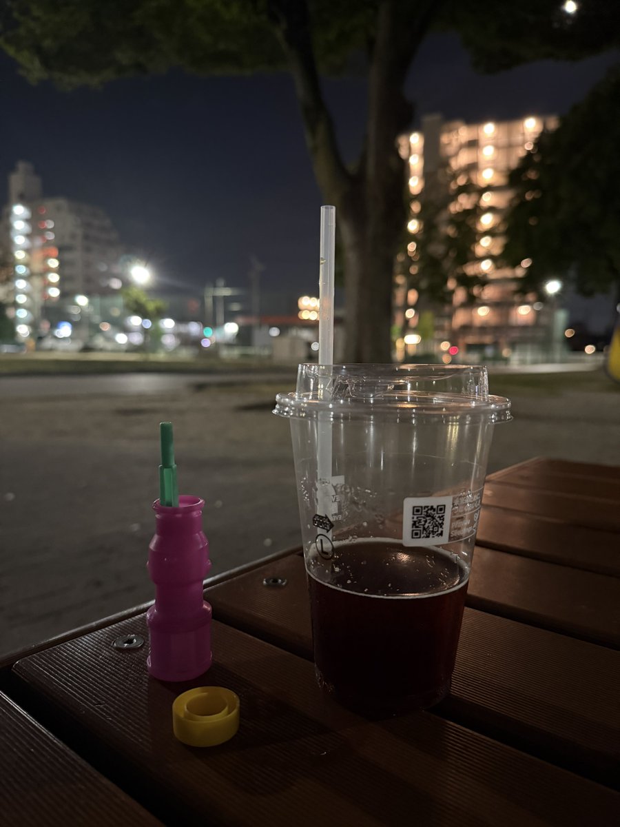S_Tyo_H's tweet photo. 夜の公園でしゃぼん玉したこと。 https://t.co/bWBCYdTGIa