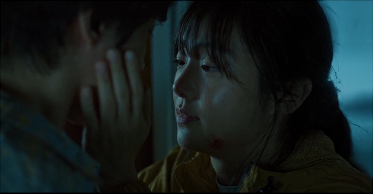 uradiantseason's tweet photo. that happiness lasted for 5 mins…they even had a goodbye kiss STOP https://t.co/N0Inzmzoks