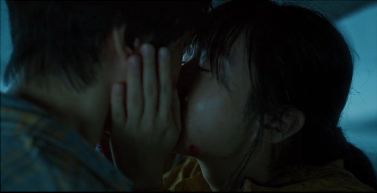 uradiantseason's tweet photo. that happiness lasted for 5 mins…they even had a goodbye kiss STOP https://t.co/N0Inzmzoks