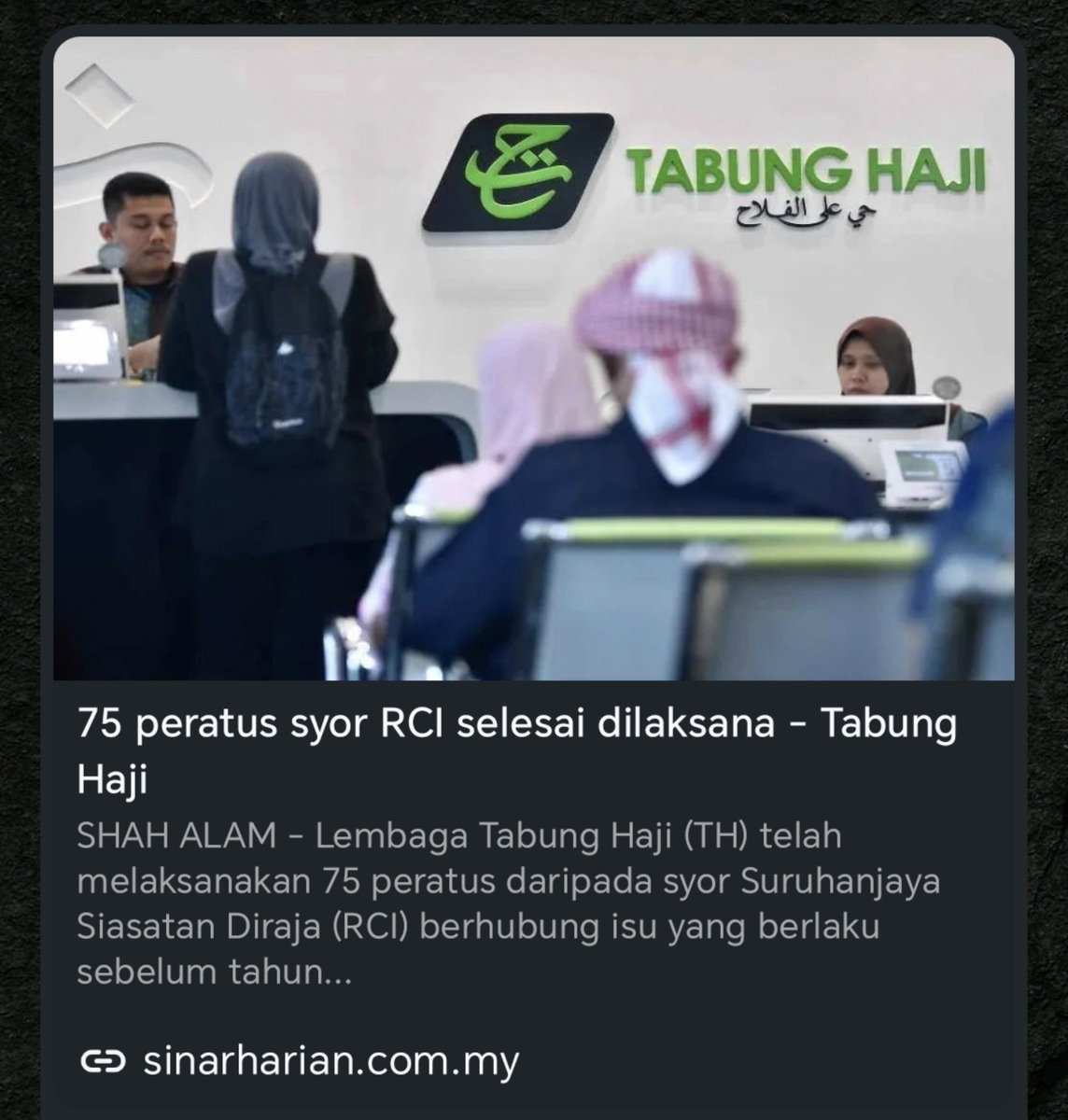 tjerealjoker's tweet photo. Nada dan penjelasan dari kerajaan:

-pihak yg bertanggungjawab akan disiasat dan didakwa
-TabungHaji semakin pulih

Nada dari pihak UMPAS:
-jangan politikkan
-kenapa dedah sekarang

Tak dedah. Salah
Dedah. Salah

Nampak sangaatt goyang. https://t.co/JlWm0Qq4Cl