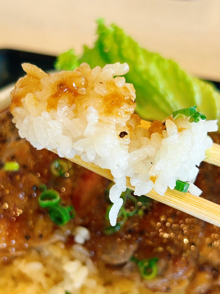 miya380510's tweet photo. 南会津グルメ！『味の食卓はだかや』ステーキ丼編 【南会津町ランチ・グルメ】
ファミレスよりメニュー豊富！
ステー丼はタレ絶品で白飯がボリューム満点♪
ウマニッシモ♫

【会津もの】https://t.co/jWSNTvRkV4

#南会津ランチ #南会津グルメ #味の食卓はだかや #ステーキ丼 #会津もの #会津ブログ https://t.co/BgXmu4PzCE