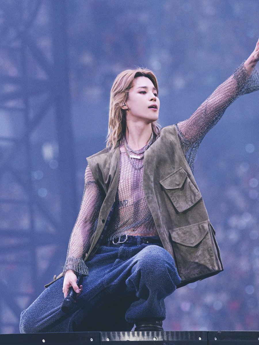 JiminGlobal's tweet photo. “they don’t know ’bout us” a song written and co-composed by Jimin, has reached #1 on iTunes in 37 countries and regions with Argentina joining the list! 🇦🇷✨

Congratulations JIMIN and BTS! 👏 https://t.co/PoPYakY5XB