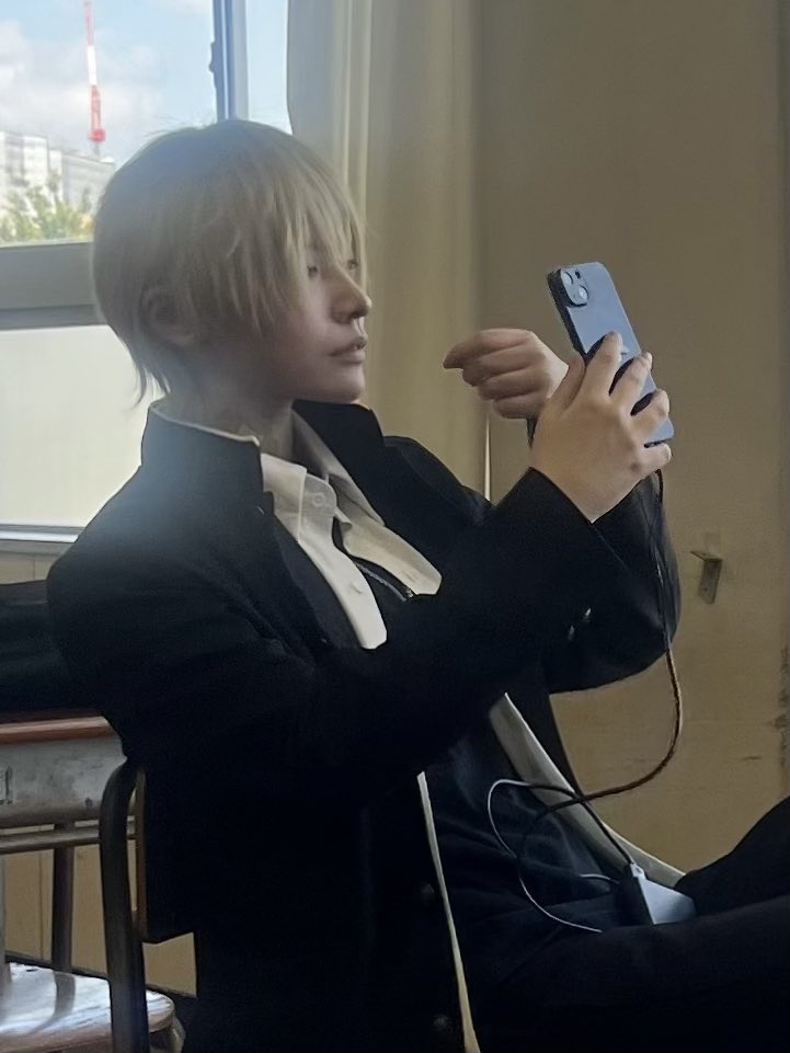 cos__zzzz's tweet photo. cos / 創作 https://t.co/d0N24ptDi5