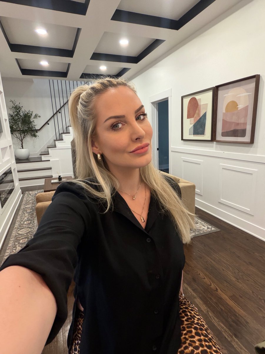 Miss___Rose_'s tweet photo. GM 🙋🏼‍♀️☀️ Happy Wednesday 🇺🇸 https://t.co/PIMdU5nhCA