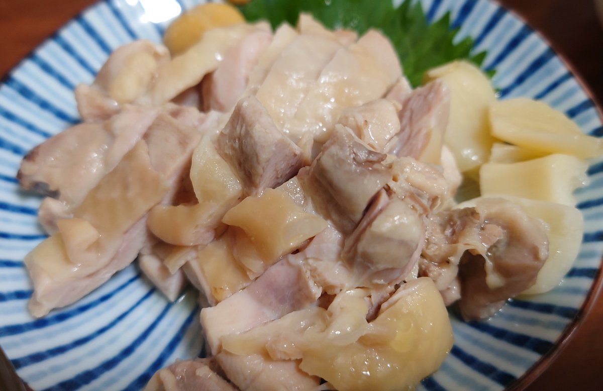 soi_n_one's tweet photo. なんせXアプリが使いづらくなったんでポストするのに躊躇するしまつ。
こんやは🐟️キハダ鮪のお刺身と🐥蒸し鶏もも肉、鯵の南蛮漬けと🍆焼き茄子です🍻🍻
#晩酌 #X晩酌部 #減塩
#とにかく呑み隊 https://t.co/GkDnyQrg0r
