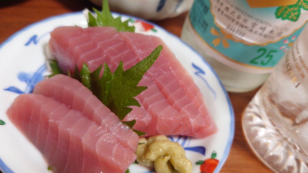soi_n_one's tweet photo. なんせXアプリが使いづらくなったんでポストするのに躊躇するしまつ。
こんやは🐟️キハダ鮪のお刺身と🐥蒸し鶏もも肉、鯵の南蛮漬けと🍆焼き茄子です🍻🍻
#晩酌 #X晩酌部 #減塩
#とにかく呑み隊 https://t.co/GkDnyQrg0r