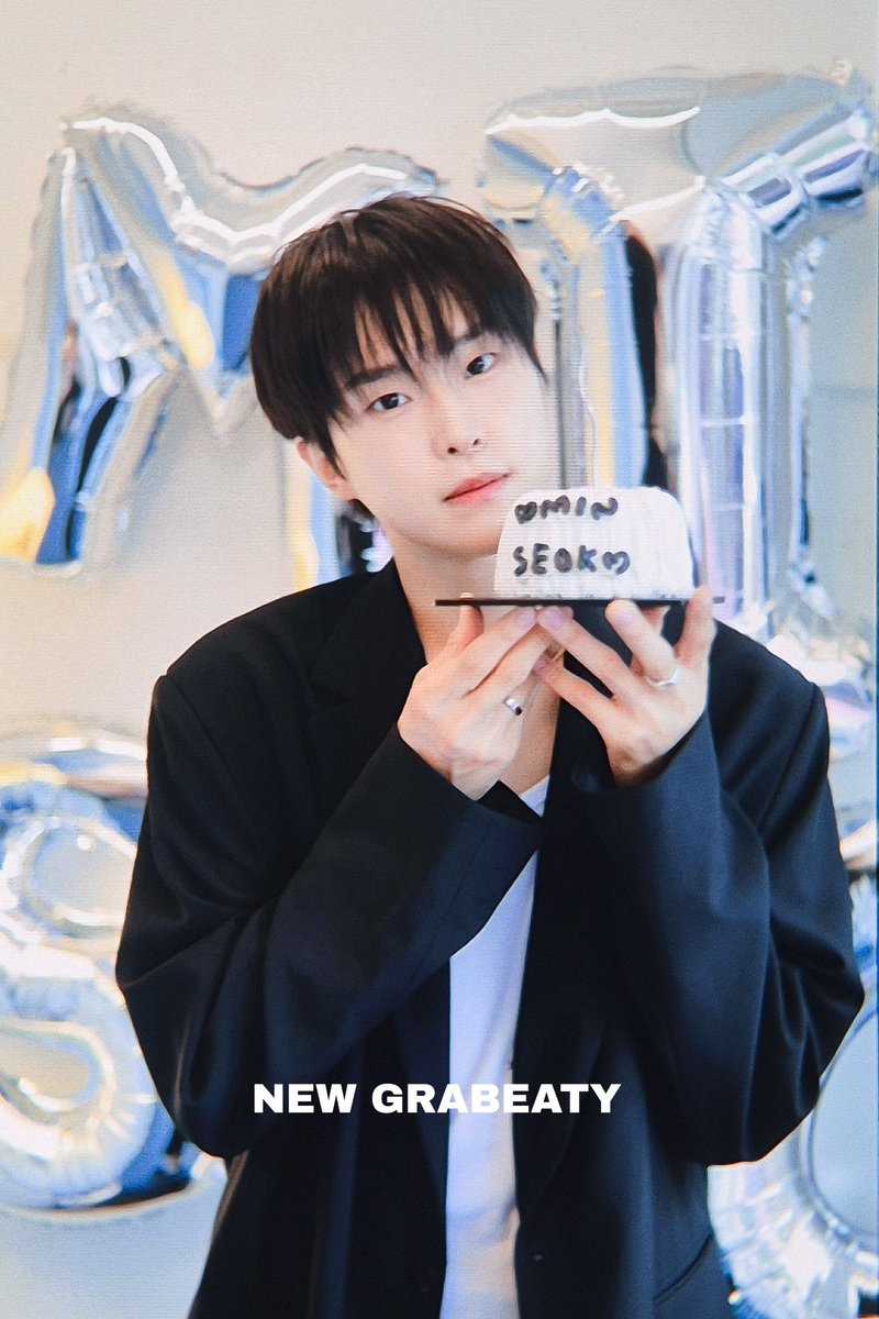 NEW_GRABEATY's tweet photo. 260727 민석이 생일🎂🤍
#0727_오늘은_민석데이
#박민석 #뉴비트 #NEWBEAT
#shotsofminseok https://t.co/Nykalx7YWI
