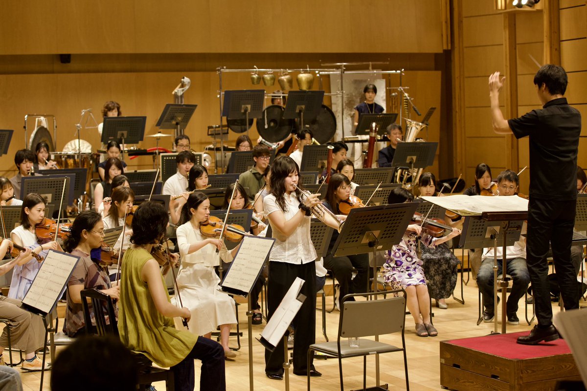 geidai_music_p's tweet photo. 7/30（木）午前11時開演
【無料ライブ配信】
ぜひご視聴ください！

モーニング・コンサート第９回
https://t.co/QX2VhbN9uR

作曲 #綾部未歩
《いいね！：0608be、他》　＊初演
独奏Tp＝#工藤ひまり

Fg #渡邉蒼礼
フンメル：ファゴット協奏曲 ヘ長調

指揮＝#松本宗利音
管弦楽＝#藝大フィル https://t.co/BCAJJv6heP