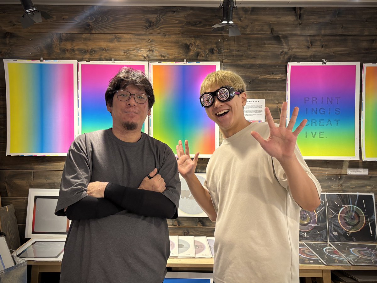 odashshsh's tweet photo. 今日は滝本章雄さん(@akio_takimoto )の個展へ〰️

平面なのに、立体物のような実在感がある鑑賞体験が面白くて
さらにそのコンセプトや、滝本さんが現代アートに至るまでのルーツまで根掘り葉掘り聞けて新鮮な体験でした✨

実際に作家の話を聞きながら作品を見れば現代アートの面白さもわかるかも⁉️ https://t.co/DC69oERX4g