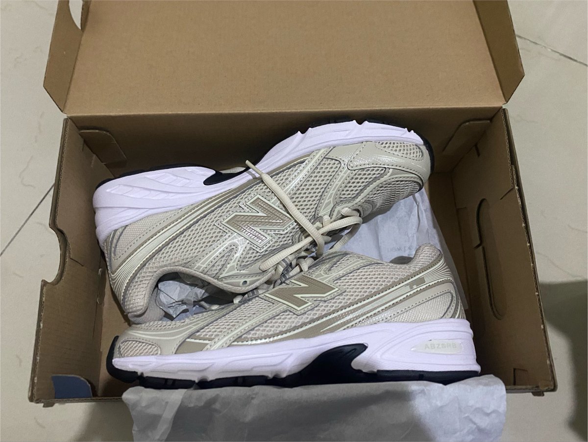 membereskan's tweet photo. WTS NB 740 warna beige, uk 38,5 (24 cm) (downsize ya guys aku insole 24,5cm masih longgar &amp; nyaman pake ini)

NEW ORI beli di JD store. 900k only! nego tipis &amp; free ongkir jabodetabek
belum pernah dipake, hasil impulsive buying

#zonauang wtb wts nb 530 https://t.co/KUoXZpaAa0