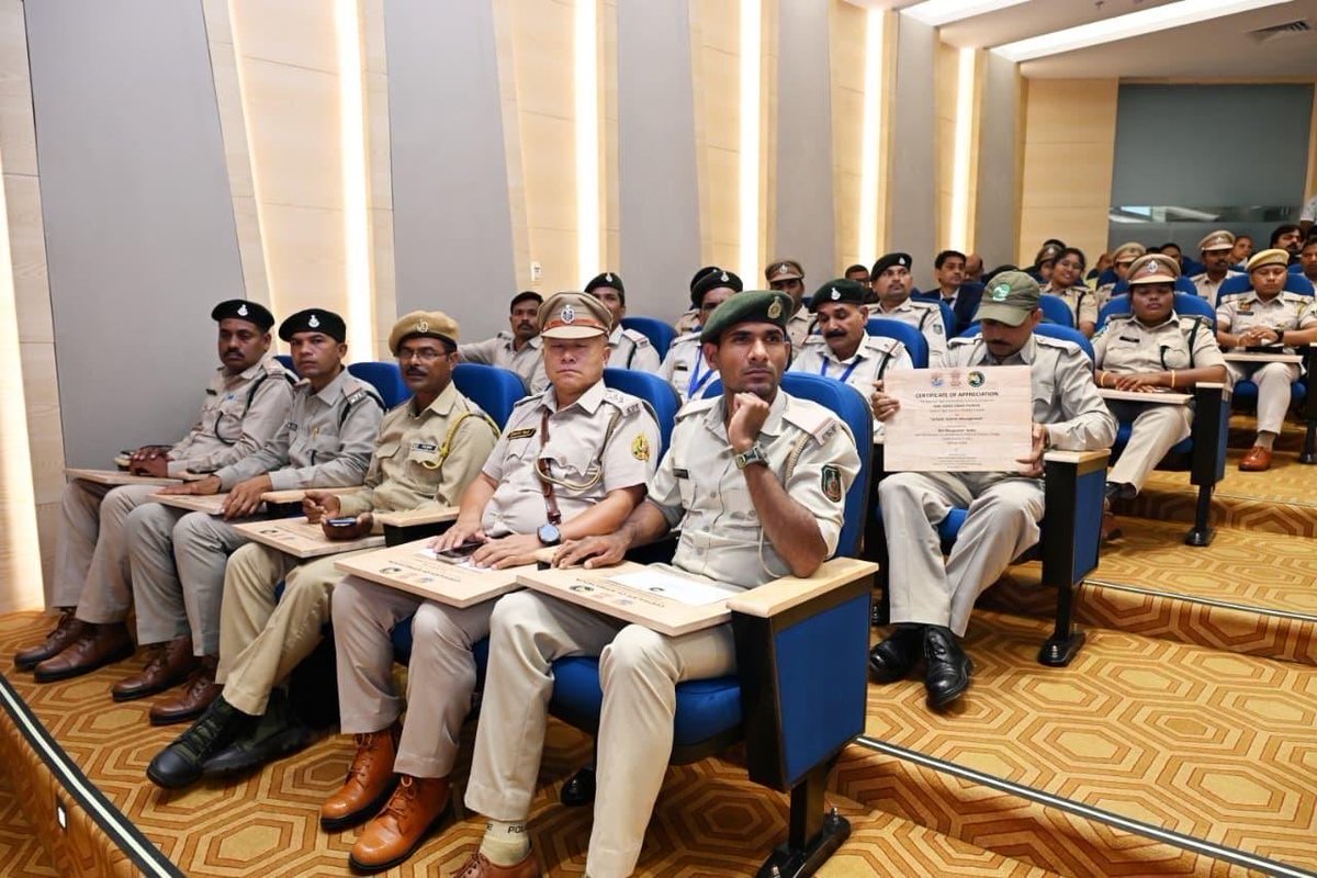 KVSinghMPGonda's tweet photo. Congratulations to the NTCA Award winners and our frontline forest personnel- the true heroes of tiger conservation. Their dedication continues to safeguard India's rich wildlife heritage.
#SaveTigers #ProjectTiger https://t.co/u1wc2WJiCh