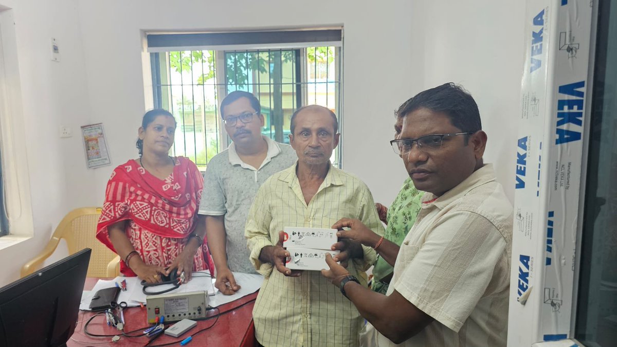 BDO_PATRAPUR's tweet photo. ଅତ୍ୟାଧୁନିକ ପୁନର୍ବାସ କେନ୍ଦ୍ର ଗଞ୍ଜାମ ଦ୍ୱାରା ଏକ ପରାମର୍ଶ ଓ ସହାୟତା ଶିବିର ପାତ୍ରପୁର ପଂଚାୟତ ସମିତି ଠାରେ ଅନୁଷ୍ଠିତ ହୋଇଛି।ଉକ୍ତ ଶିବିର ରେ ଦିବ୍ୟାଙ୍ଗ ଓ ବୟୋଜ୍ୟେଷ୍ଠ ବ୍ୟକ୍ତି ବିଶେଷ ମାନଙ୍କୁ ବିଭିନ୍ନ ପ୍ରକାର ସହାୟତା ପ୍ରଦାନ କରାଯାଇଥିଲା @CMO_Odisha @SSEPD2 @Ganjam_Admin https://t.co/UWrT1aLnkj