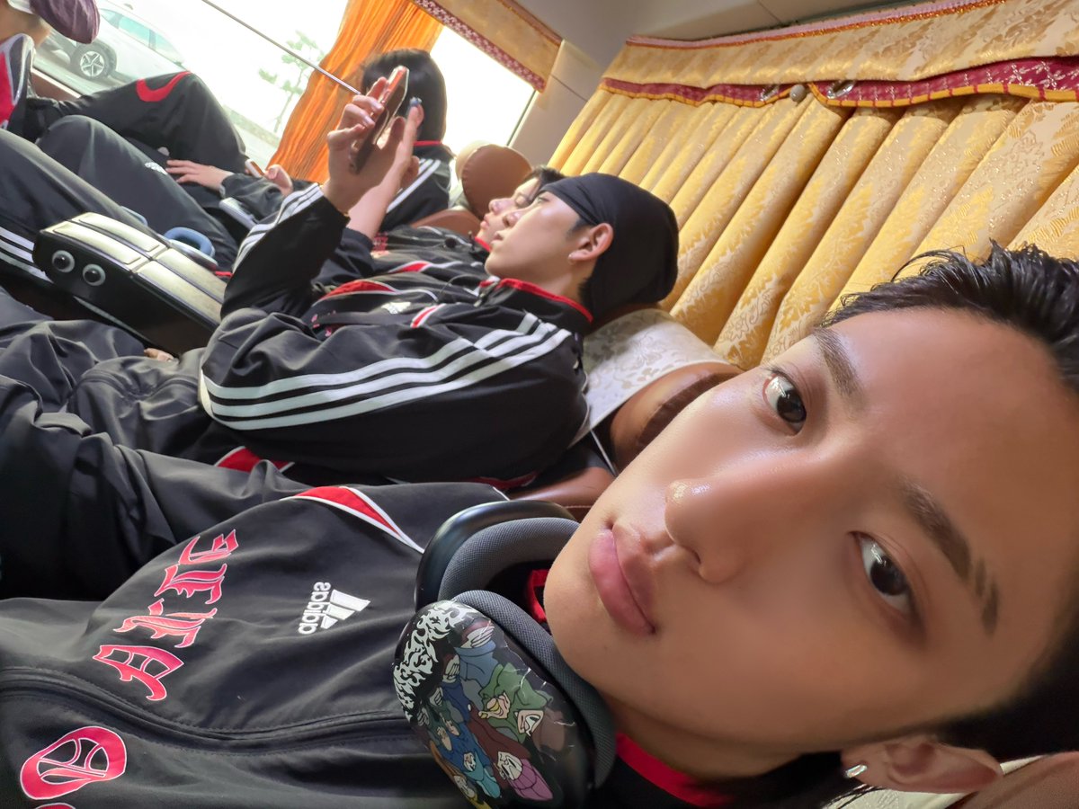 Woojinlngsht's tweet photo. [4𝗦𝗛𝗢𝗕𝗢𝗦𝗛𝗢𝗪] Unreleased https://t.co/OI3xqwVXSx 2 | Photo Behind. Some memories never made it into the final cut—but they were always meant to be remembered. https://t.co/R1twGcfGbt