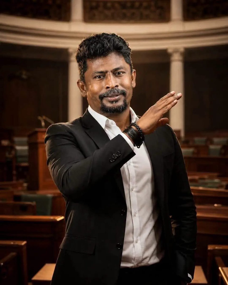 sakthi_racer's tweet photo. சீமான் னா யாருனு கேட்டவன்...
​ஜட்டி ய உருவுற குரூப்பு...
​ட்ரோன் ஷாட் டாக்டர் பல்லுபுடுங்கி...
​பொய் கல்வி சான்று கல்வித்துறை...
​
இது இல்லாம இன்னும் 21 தற்குறி அமைச்சர், MLA க்கள் மொத்தம் 25 பேரோட கல்வி தகுதி அத்தனையும் பொய்...  - 1/2 https://t.co/c2ukVEuikN