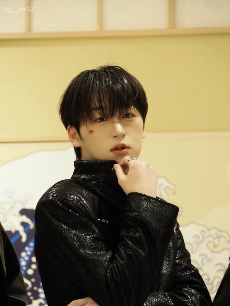 __on32's tweet photo. 무대를 직접 보고 DIGNITY에 입덕했어요. 압도적인 퍼포먼스는 아직도 잊을 수 없고, 무대를 마친 후 보여준 귀여운 미소와 반전 매력에 완전히 반해버렸습니다.

#DIGNITY #디그니티 #디그니티_2주년_이벤트
#DIGNITY_2nd_ANNIVERSARY https://t.co/Qiv0fWdsZ0