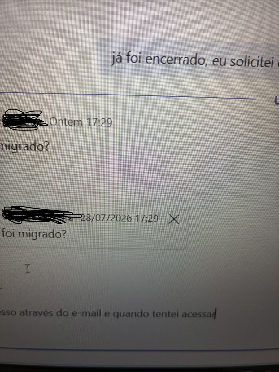 imsarosa's tweet photo. O TI gosta de trabalhar né? 

A hora da resposta que eu recebi de uma mensagem enviada às 10h da manhã haha

O expediente acaba 17:30h https://t.co/IqZNmWJjCS