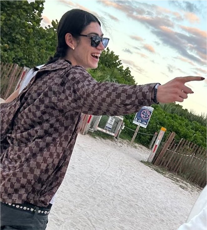 romatcha's tweet photo. He loves a loud patterned shirt https://t.co/av72eaJRLy