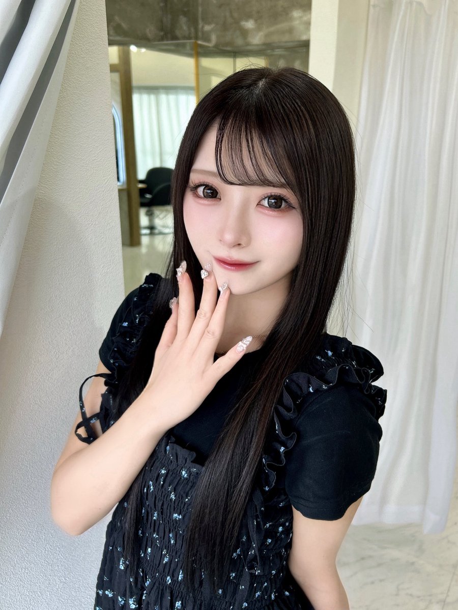 touno_aya's tweet photo. 暗髪ストレートすき、、、？♡ https://t.co/WBvBueopaJ