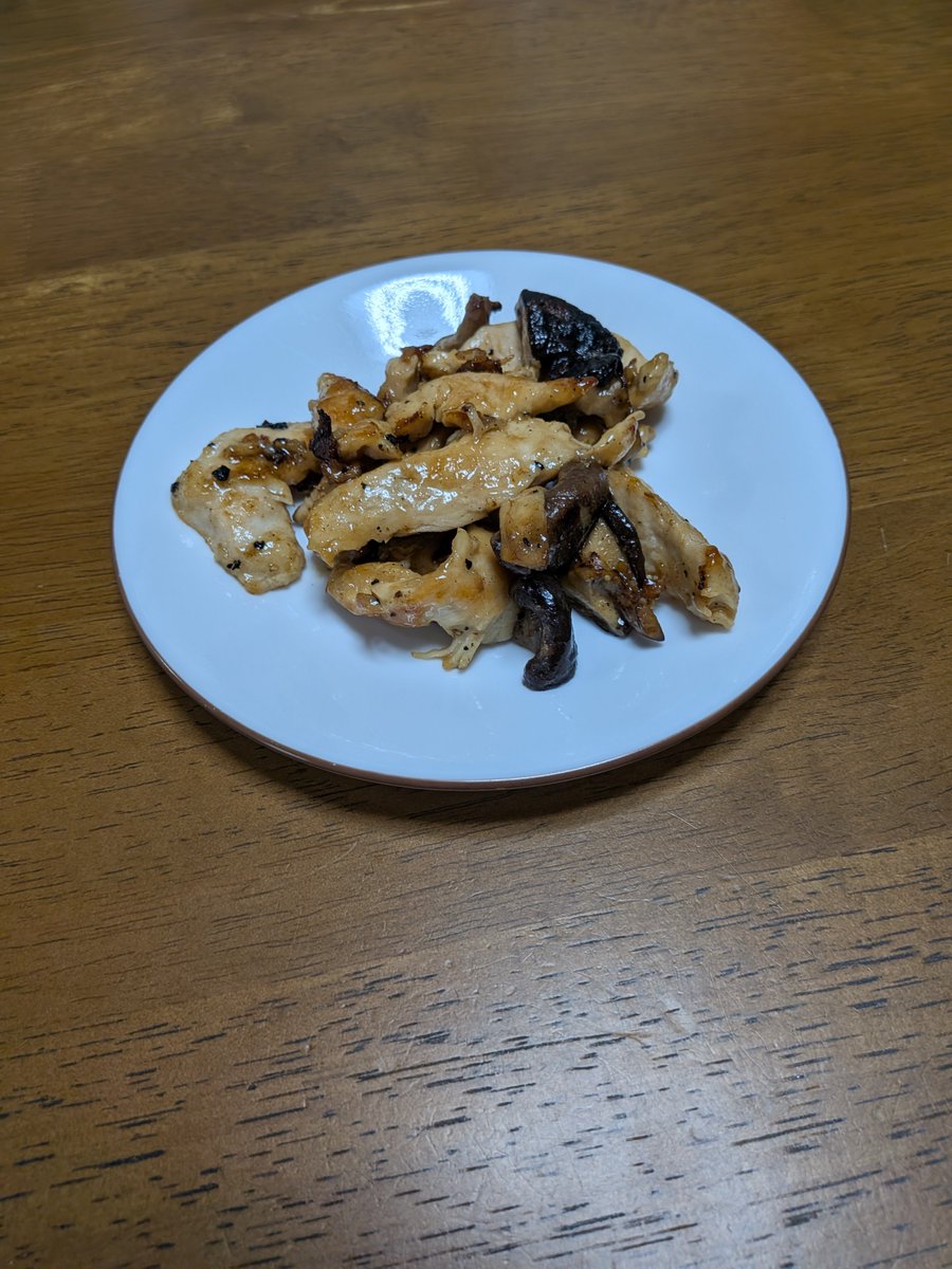 tetsyunb's tweet photo. cookpad さっぱりコク旨! 鶏胸肉と椎茸のレモン醤油を久しぶりに作る。椎茸の主張が強めにでた。 https://t.co/9cDvEpAgUU