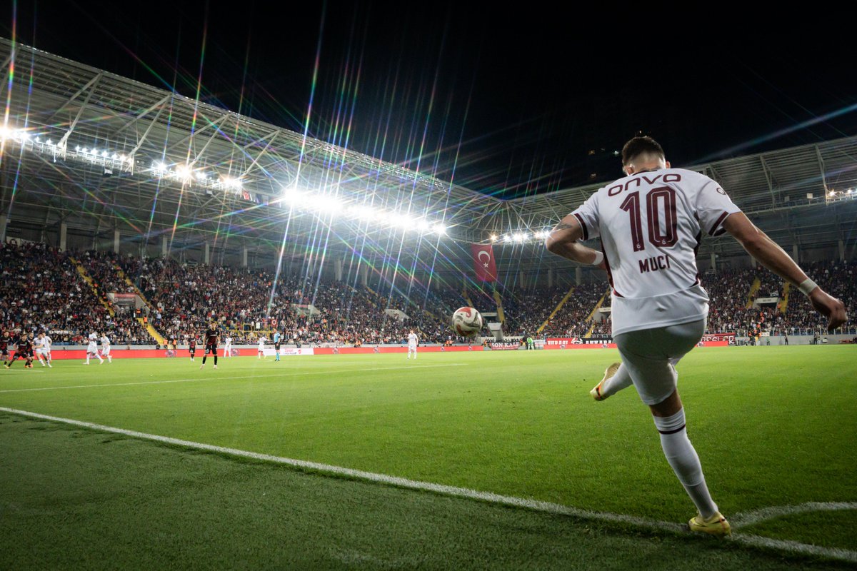demarkesports's tweet photo. Ernest Muçi: "Benim Trabzonspor'dan alacağım da vereceğim de çok şey var." (beIN SPORTS) https://t.co/fNR02BLRQR