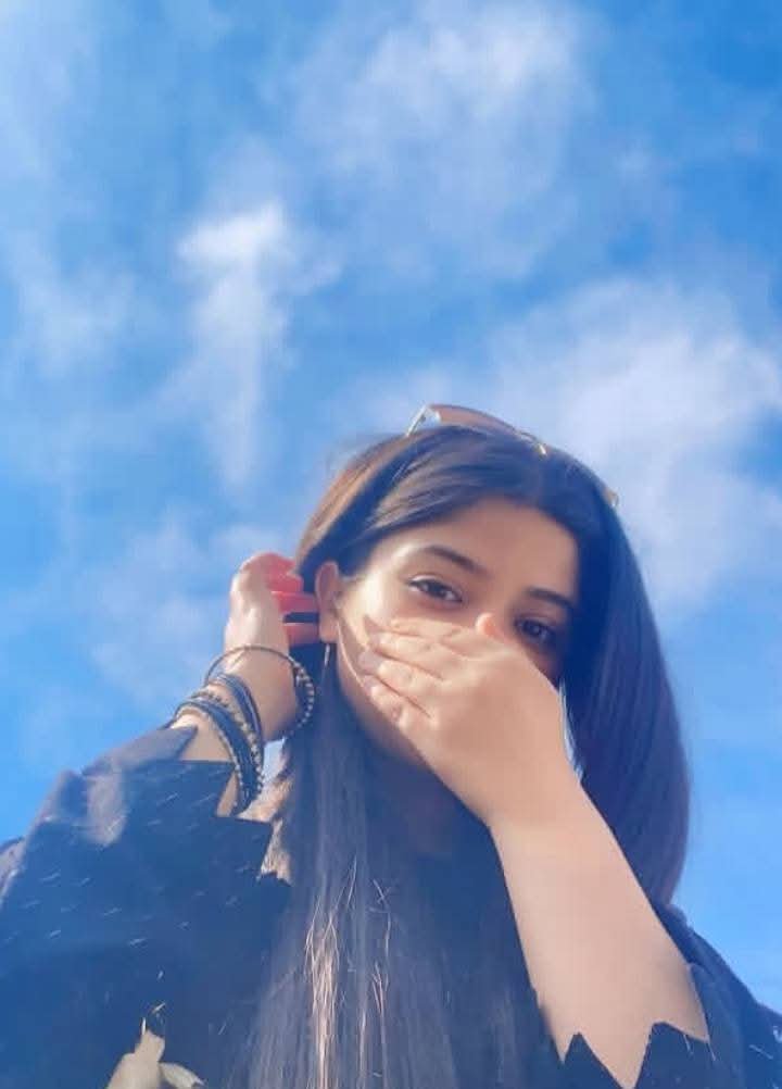 Shaaaaahzi's tweet photo. یہ پاکستانی بڑے خطرناک لوگ ہیں بھایا " السلام علیکم " کے بعد فوراً کہتے ہیں" دوستی کرو گی "اتنا نہیں سوچتے ہیں کہ ایک لڑکی کس کس سے دوستی کرے گی https://t.co/Tv6AtEIGoo