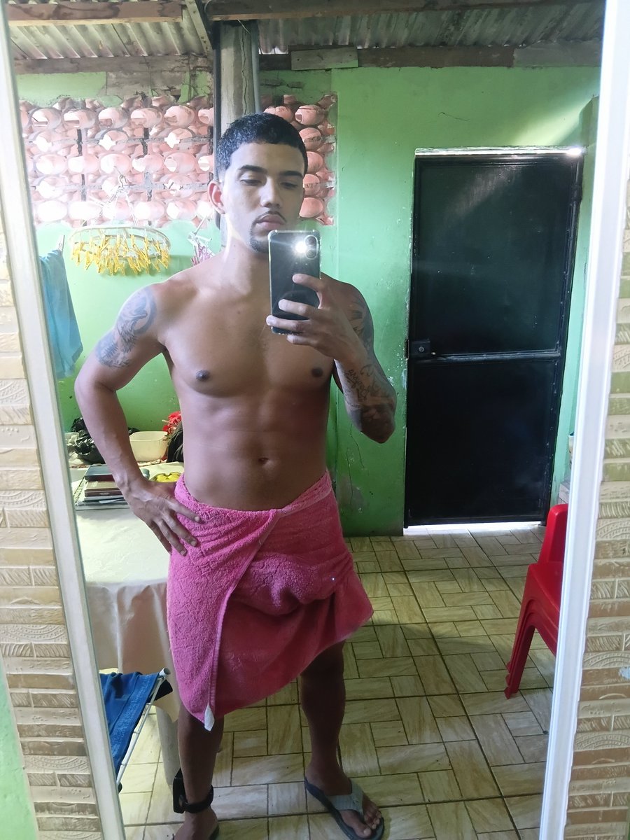 Bielcn021's tweet photo. Aquele banho depois dos trabalhos 🥵💆‍♂️💪https://t.co/OmTGHJjGNn https://t.co/5AcmIpgTw2