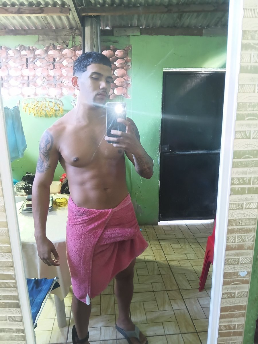 Bielcn021's tweet photo. Aquele banho depois dos trabalhos 🥵💆‍♂️💪https://t.co/OmTGHJjGNn https://t.co/5AcmIpgTw2