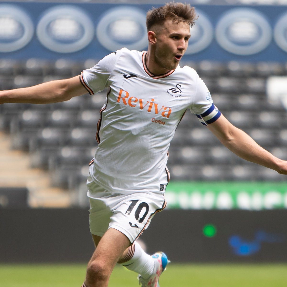 JackArmyHQ's tweet photo. Swansea City's U21s were beaten 3-0 away at Merthyr Town last night, but there were plenty of familiar faces in the starting XI.

First-team players involved included:
 Bobby Wales (24)
Arthur Parker (46)
 Ben Lloyd (36)
 Joel Cotterill (28)
 Dan Watts (42)

Minutes in the tank https://t.co/DJpKuFJU9o
