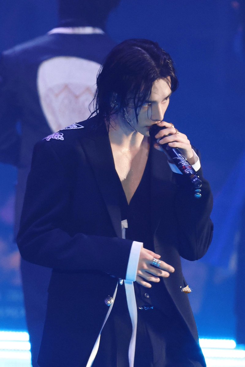 theoddoflove320's tweet photo. 미치셨당 https://t.co/awjgaGygTD