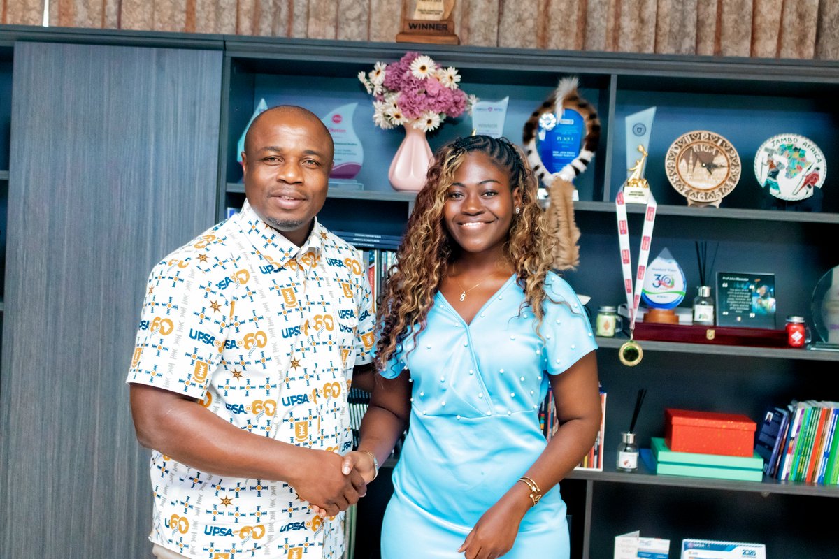 upsaccra's tweet photo. Additional Highlights from the Courtesy Call by the New UPSA SRC Executives: The Vice-Chancellor encouraged inclusive leadership, while the SRC President appealed for an extension of the 2025/2026 Supplementary Resit Examinations for eligible final-year students.

#UPSA #UPSASRC https://t.co/SvjvakS6KR