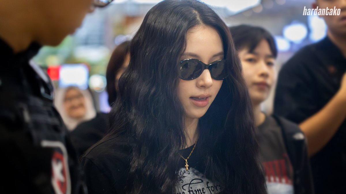 TwiceMalaysia_'s tweet photo. After 7 years, Chaeyoung is back in Malaysia. 🇲🇾 https://t.co/ZgMDQFFuyB