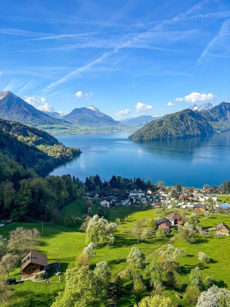 I_love_family1's tweet photo. Interlaken, Switzerland 🇨🇭 https://t.co/EM3ChBvoX3