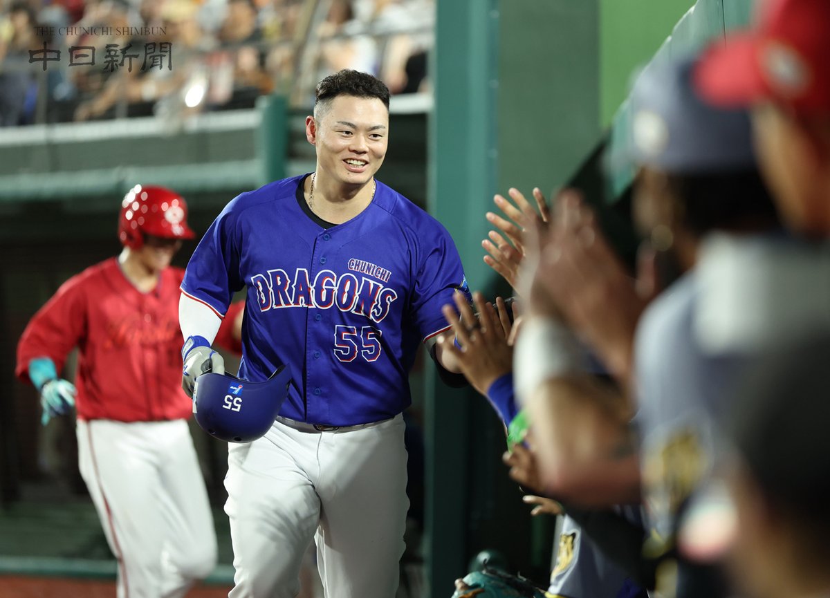 chunichiphoto's tweet photo. 【ドラゴンズ】細川選手、今日２本目。オールスター戦２試合で３本 #細川成也 #中日新聞 #中日スポーツ https://t.co/Wvk6xkQu3M