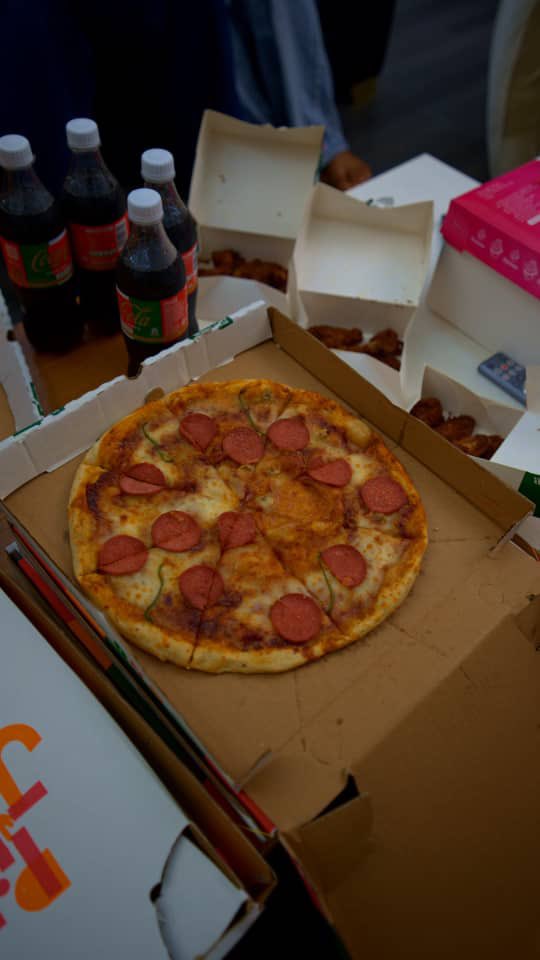 Richard_Ugo_'s tweet photo. The best food deals are the ones you can actually share. Grab the Simba’s Pepperoni combo, invite your people over and enjoy every slice together. #SimbaPepperoni https://t.co/W15dPYqNFi