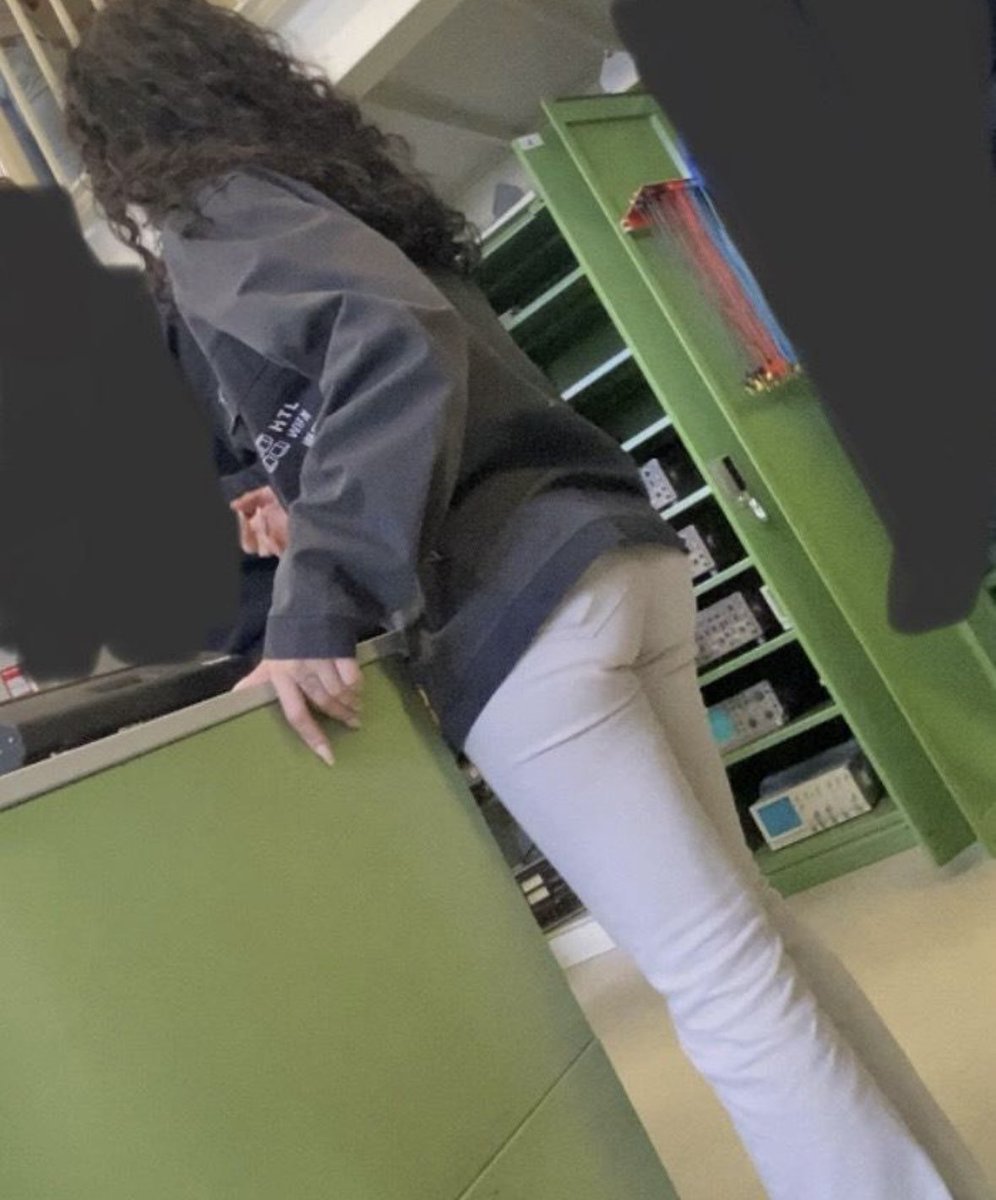 GermanBitches2's tweet photo. Candid Serbian #Candid #teen https://t.co/g0rpCLOdV4