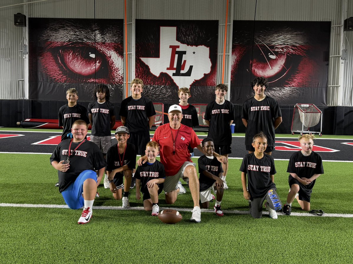 leopardfootball's tweet photo. These future leopards set the tone for day 2! We are excited for Day 3!
#famiLLy #STAYTRUE https://t.co/K0VL7nioyl