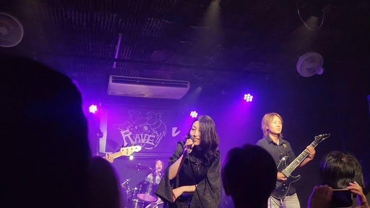 RAVE32563700's tweet photo. 7/25のLIVEのお写真をいただきました、ありがとうございます🙇‍♀️
素敵なステージになりました、皆様に感謝です
これからも音をたくさんの方に届けたいです
#音楽
#メタルバンド
#メタル女子 https://t.co/cymvAWZQCk
