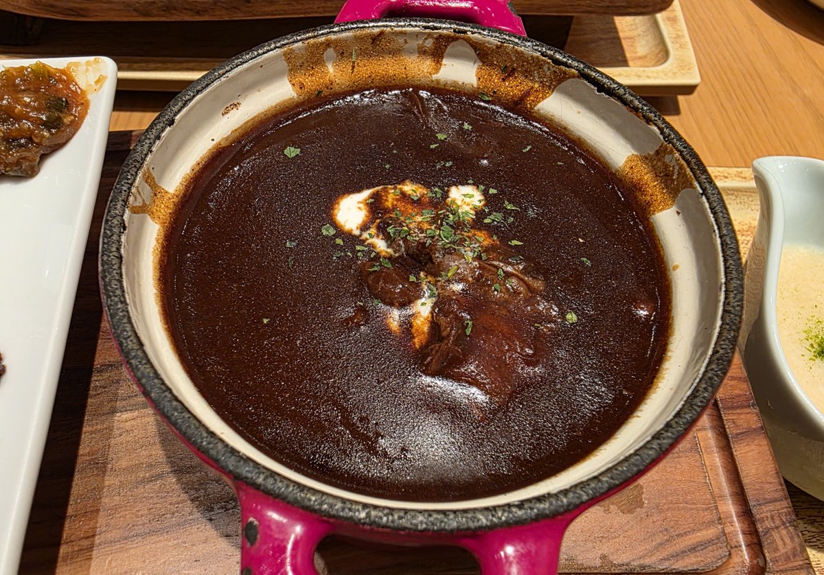 tzhangtwit's tweet photo. ららぽーと富士見の牛たん定食の店 にくみ。
「にくみ。定食」で牛たんとたんシチューがセットになっていて、ご飯は十六穀米を選択(大盛無料)。
とろろも付いているし、たんシチューもご飯に合うわで、ご飯大盛にしておけばと後悔。 https://t.co/BWiZsSl3sx