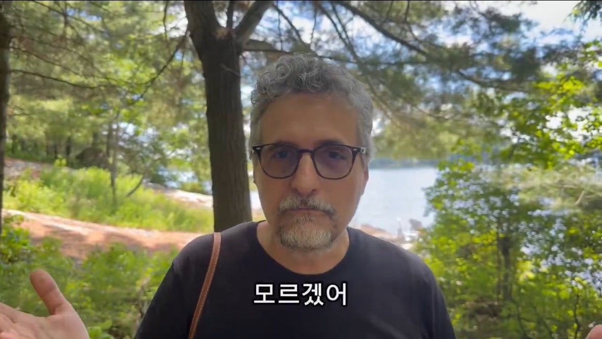yankinekoze's tweet photo. 스파이더맨 브뉴데 봤고 히어로 영화 보면서 하품 해야만 하는 나도 늙어가고 거기 나오는 사람도 늙어가는데 언제까지 성장만 지켜봐야하냐 나도 힘들다 https://t.co/bSpaAZjl4r