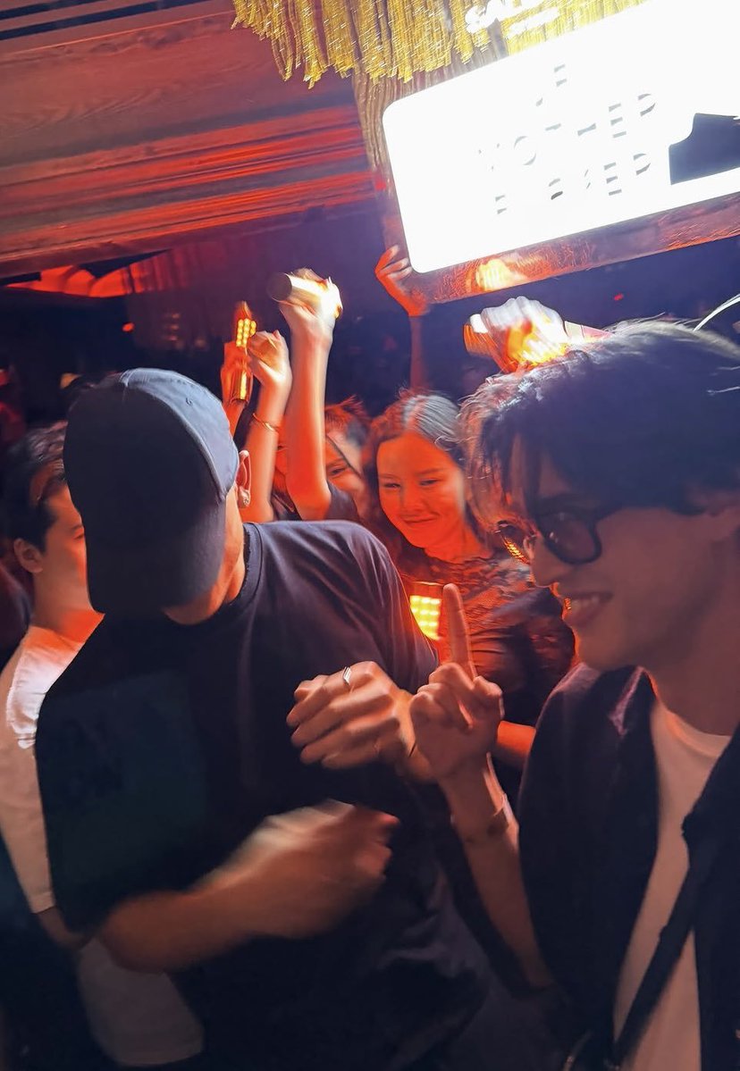 jossgawincrumbs's tweet photo. DANCING AT THE DANCE FLOOR TOGETHER IN THE AFTER PARTY HUH?! 😏🔥 https://t.co/NvkK2r8Ojh
