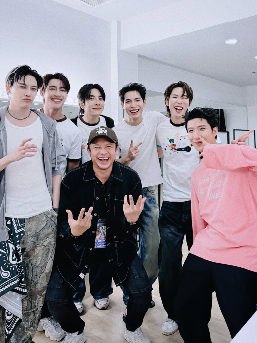 First_Memorie's tweet photo. เป็นFeel Fan ที่ Funมากกก 👏🏻👍🏻

➖ig : oou21  (Update)

#FFFPartyConcert2026
#FFFPartyConcert2026D1
#FFFPartyConcert2026D2
#เฟิร์สข้าวตัง #Firstkanaphan 
#กองทัพของเฟิร์ส https://t.co/4uwAplm4eo