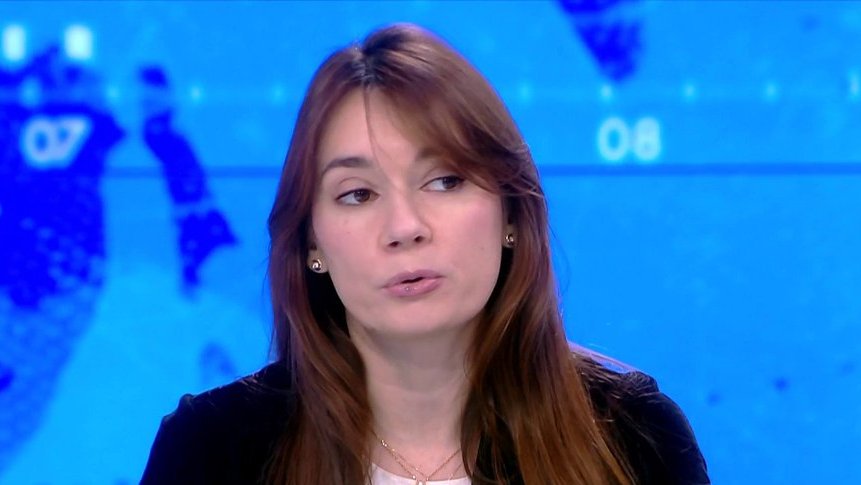 cgtvoff's tweet photo. 🇷🇺❌ 𝐗𝐞𝐧𝐢𝐚 𝐅𝐞𝐝𝐨𝐫𝐨𝐯𝐚 𝐯𝐢𝐬𝐞́𝐞 𝐩𝐚𝐫 𝐮𝐧𝐞 𝐨𝐫𝐝𝐨𝐧𝐧𝐚𝐧𝐜𝐞 𝐝'𝐞𝐱𝐩𝐮𝐥𝐬𝐢𝐨𝐧

La préfecture de police de Paris a notifié un arrêté ministériel d’expulsion à Xenia Fedorova. 

La propagandiste russe, figure de la bollosphère, qui est montée en puissance ces derniers mois avec des temps d'antenne entièrement alloués aux discours dictés par le Kremlin, devrait être expulsée dans les prochaines semaines.

Les autorités estiment que @xfedorova relaie des "campagnes de désinformation russes" visant à "déstabiliser l’ordre public" et à "manipuler l'opinion française", et à "saper la confiance des citoyens européens et français en leurs institutions".

"Son comportement porte atteinte aux intérêts fondamentaux de l’Etat" a conclu la préfecture dans son arrêté. (@libe)