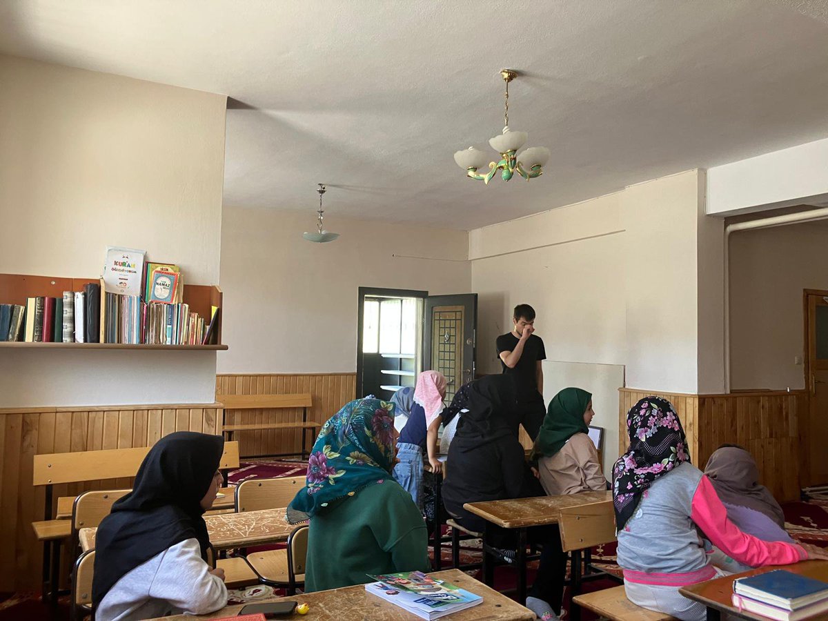 mttbbayburt's tweet photo. Hilal Mescidi

MTTB Bayburt ve MÜSİAD Bayburt ortaklığında,
Bayburt İl Müftülüğü koordinasyonunda
“Bu Yaz Camideyim” projemiz devam ediyor.

Cami merkezli toplum için birlikte çalışmaya devam ediyoruz.

#MTTBBayburt
#MTTBMüslümancaDuruştur
#BuYazCamideyim 
#CamiMerkezliToplum https://t.co/XwPeGDt9th