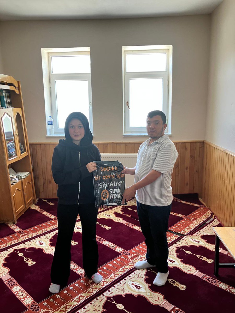 mttbbayburt's tweet photo. Hilal Mescidi

MTTB Bayburt ve MÜSİAD Bayburt ortaklığında,
Bayburt İl Müftülüğü koordinasyonunda
“Bu Yaz Camideyim” projemiz devam ediyor.

Cami merkezli toplum için birlikte çalışmaya devam ediyoruz.

#MTTBBayburt
#MTTBMüslümancaDuruştur
#BuYazCamideyim 
#CamiMerkezliToplum https://t.co/XwPeGDt9th