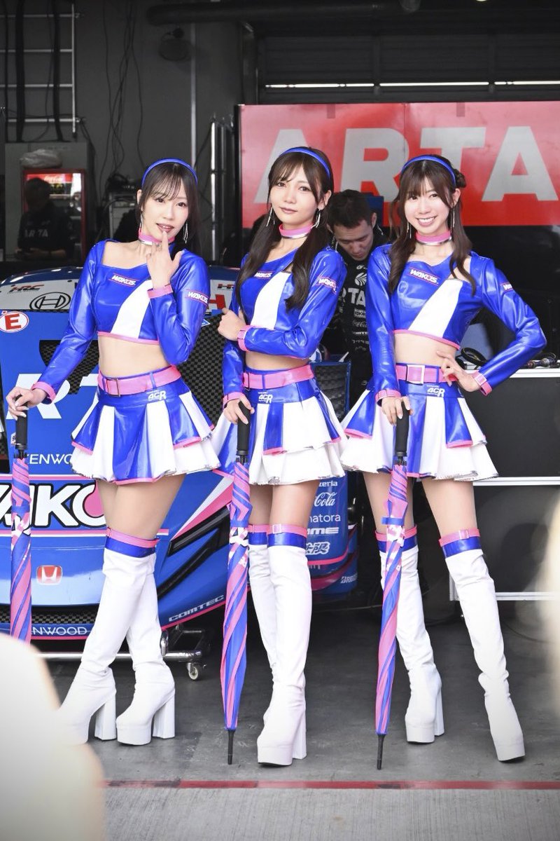 redeye_2021's tweet photo. 2026/5/4
SuperGT Rd.2 富士 決勝
ピットウォーク

🔥🔥🔥

#生田ちむ さん(@1224Chimu )
#霧島聖子 さん(@renna1208 )
#かみやまや さん(@maya_kamiya_ )

#wakosgirls https://t.co/SZ94eDyiv5